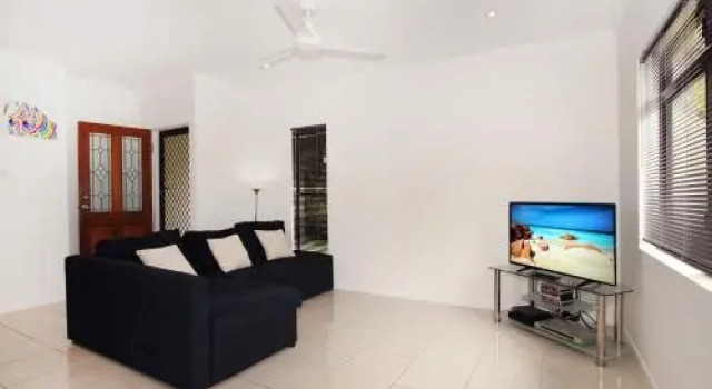 6 Petrie Ave, Marcoola, Pet Friendly, Linen supplied, Prenota Hotel Hotel a Queensland con parcheggio, Parcheggio