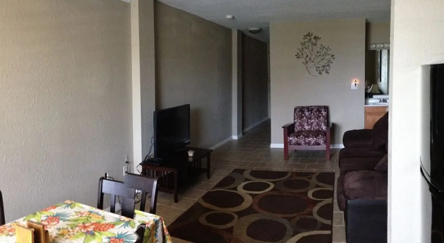 Ocean Jewel Condo Unit 303, Забронировать Курортный отель Дейтона-Бич Daytona Beach Area, рядом с Теннисный центр City Island