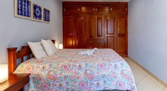 Ocean-View 2-BD Condo with Pool, Rezerwuj Apartament Hotele w Playa Flamingo z basenem, Basen