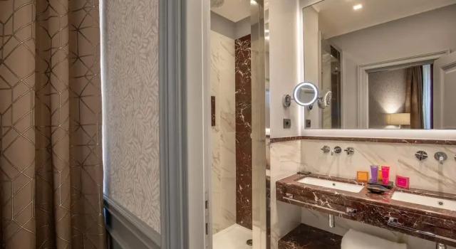 The Inn at the Spanish Steps Exclusive Collection - RDR Penthouse, Забронировать Гостевой дом Отели Рима с завтраком, рядом с Театр Арджентина, Завтраки