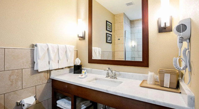 Двухместный люкс Comfort Suites Fishkill near Interstate 84