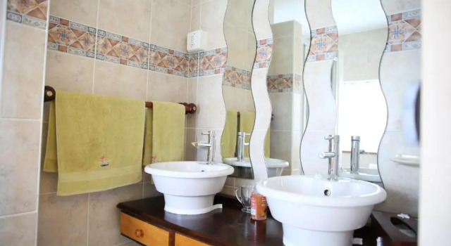 Standard Twin room with sea view Lagoon Lodge