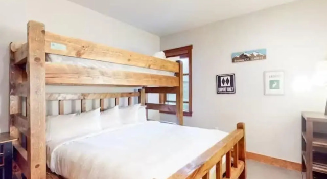 Коттедж Red Hawk Townhomes 4 Bedroom - 200 Yards to Gondola!