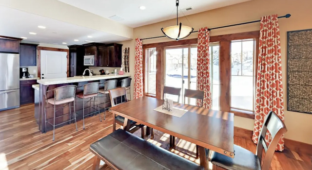 Well-Appointed Gem - 3 Br Townhouse