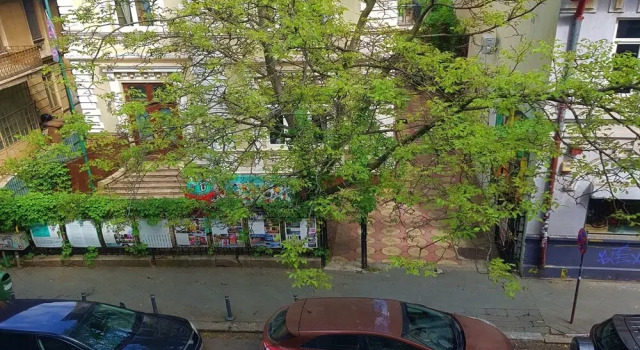 Апартаменты Spacious Apartment In The Centre Of The Capital