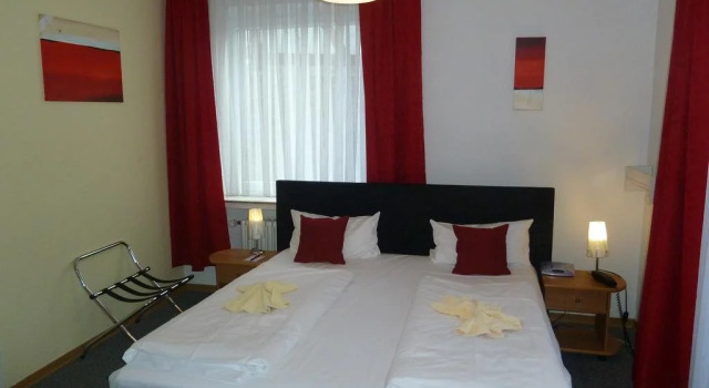 Stadt-Hotel Bad Hersfeld, Забронировать Отель Отели земли Гессена 3 звезды, 3*