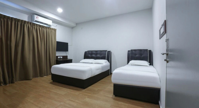 Pp Traveller's Hotel by OYO Rooms, Prenota Hotel Hotel a Kelantan con parcheggio, Parcheggio