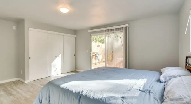 Walk to Dtwn Milwaukie: Family Gem w/ Creek Access, Rezervați Apartament Milwaukie Willamette Valley
