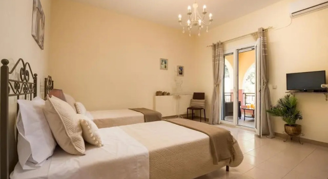 The Four Seasons House City Villa with Pool, Забронировать Отель Отели Острова Корфу 4 звезды, рядом с Главная больница Корфу, 4*