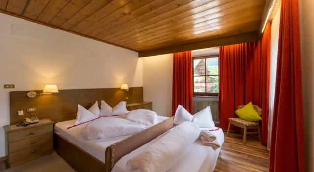 Трёхместный номер Standard Hotel Weisses Lamm