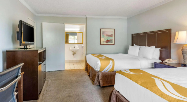 Четырёхместный номер Standard The Buena Park Hotel & Suites