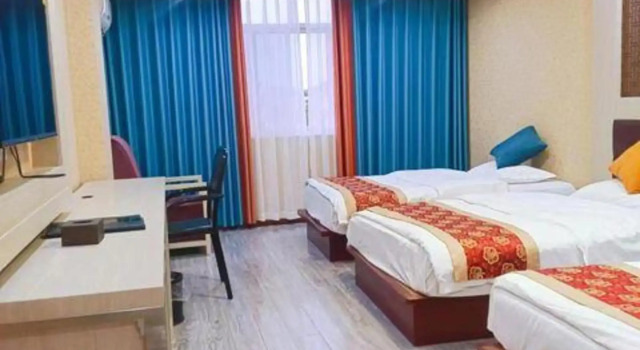Longyue Hotel, Rezerwuj Hotel Hotele w Kunming z parkingiem, Parking
