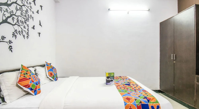 OYO 762 Hotel GMR 18 Grand, Rezervovat Hotel Bangalore Bangalore