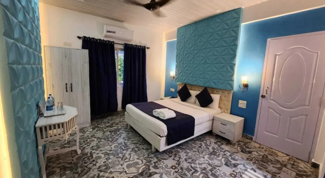 Полулюкс Paradise Village Beach Resort