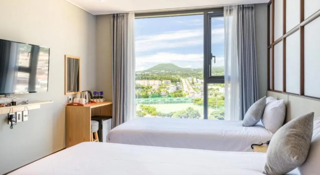 Трёхместный номер Standard с видом на город Shin Shin Hotel Cheonjiyeon