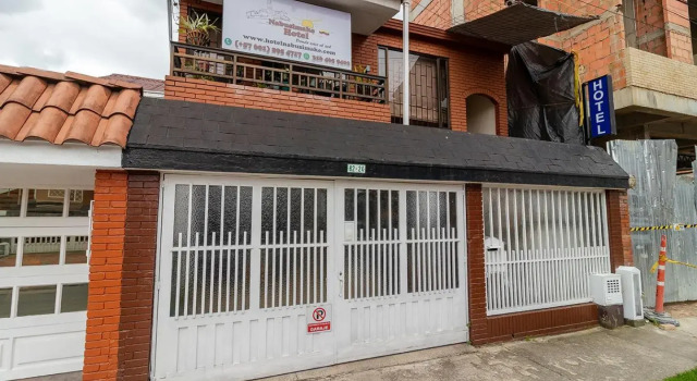 Nabusimake Hotel, Rezerwuj Hotel Hotele w Fontibon z parkingiem, Parking
