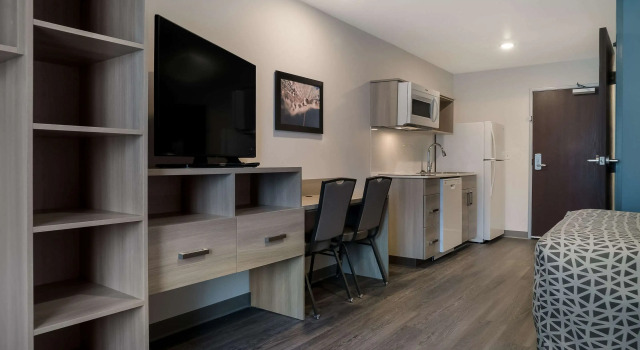 WoodSpring Suites Detroit Sterling Heights, Забронировать Отель Стерлинг-Хайтс Detroit Metropolitan Area