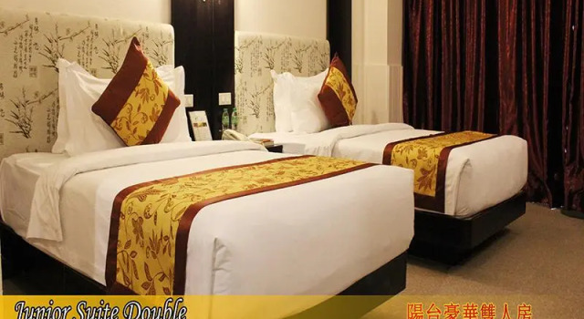 Двухместный полулюкс с балконом Lido De Paris Hotel