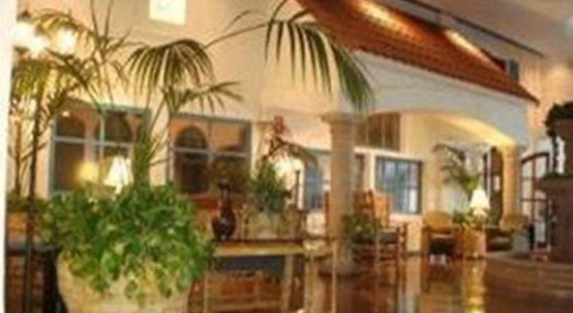 Clarion Hotel & Casino