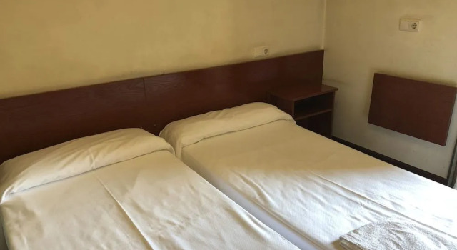 Pensión Zinkoenea, Rezerwuj Hotel Hotele w Baskonia z parkingiem, Parking
