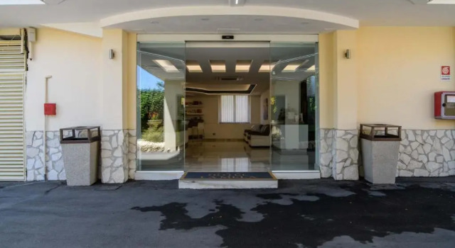 Hotel La Mela, Book Hotel Varcaturo Campania