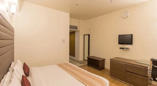 OYO 8450 Hotel Grand Starline