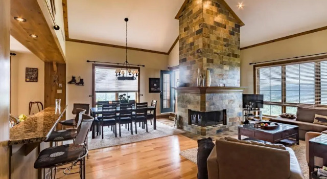 L'Equinoxe by Rendez-Vous Tremblant, Rezervovat Apartmán Vesnice a turistické středisko Mont-Tremblant 