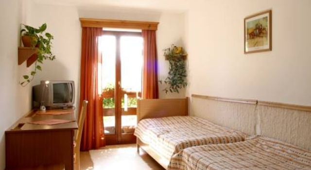 Gyarmati Panzio, Rezervovat Hotel Veszprém Central Transdanubia