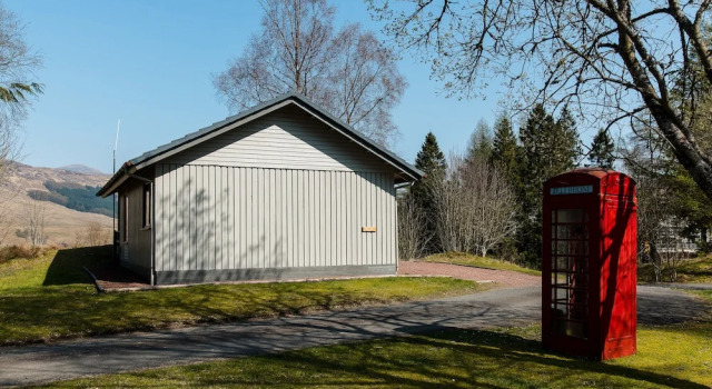 Шале Eagle Lodge with stunning loch and mountain view