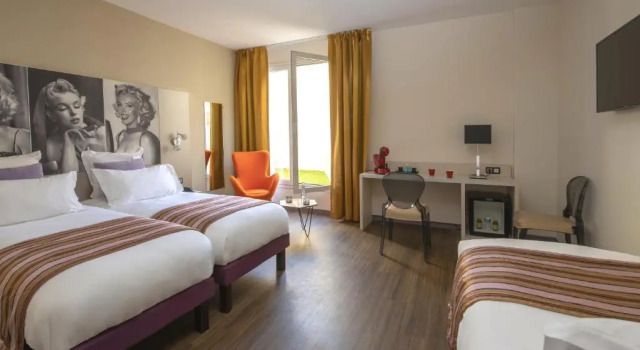 Трёхместный номер Classic Hôtel Arles Plaza