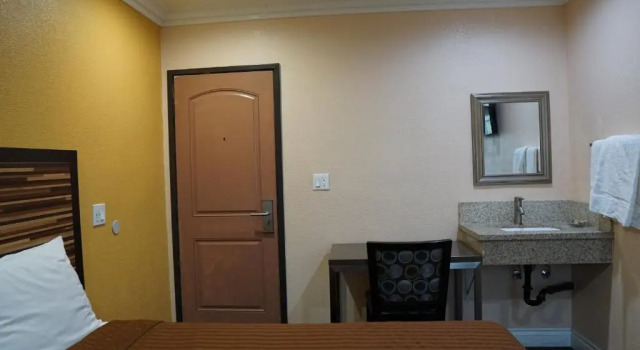 Holly Crest Hotel - Los Angeles, LAX Airport