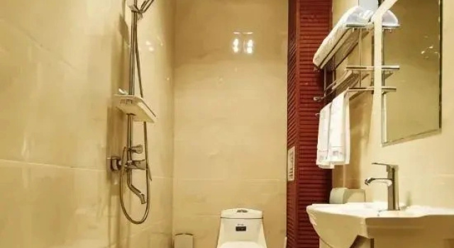 Кровать в общем номере (мужской номер) Nuodeng Yuanse Homestay