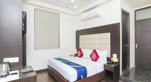 OYO 3232 Royal Inn