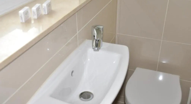 Четырёхместный номер Standard Queens Hotel