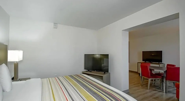 Двухместный люкс c 1 комнатой Country Inn & Suites by Radisson, New Orleans I-10 East, LA