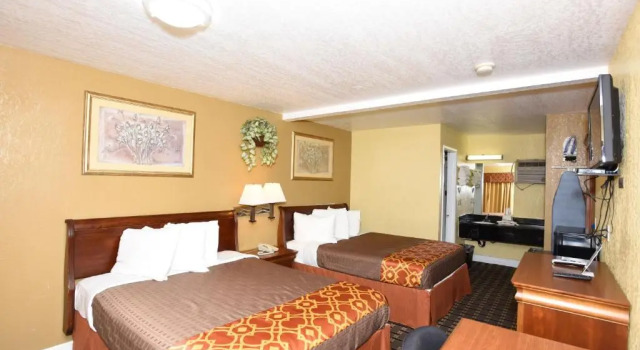 Четырёхместный номер Standard Best Budget Inn Anaheim