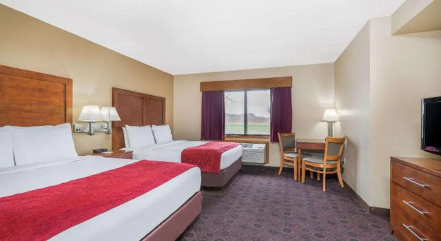 Четырёхместный номер Standard Baymont by Wyndham Kasson Rochester Area