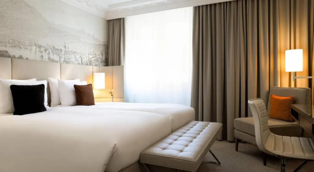 Двухместный номер Superior Renaissance Lucerne Hotel