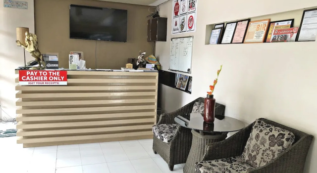 Quezon Premier Hotel Candelaria, Prenota Hotel Hotel economici a Batangas Province