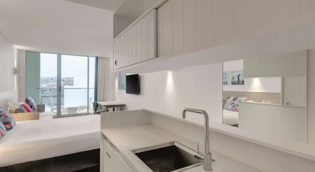 Студия с балконом Adina Apartment Hotel Bondi Beach Sydney