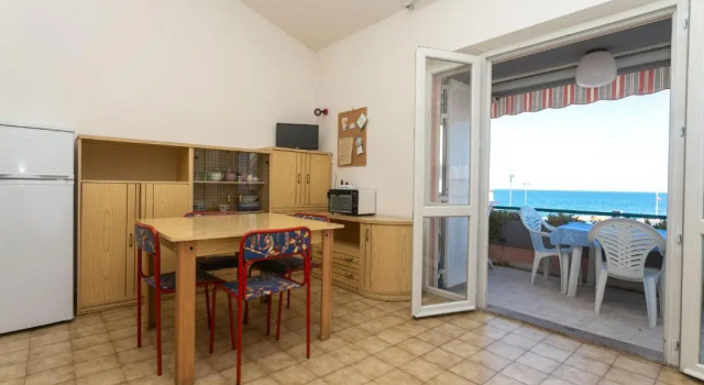 M79 - Marcelli, Trilocale Fronte Mare in Residence Con Piscina, Rezervovat Hotel Marcelli 