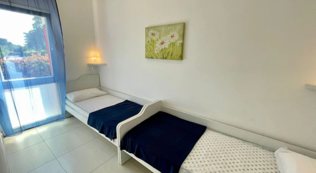 Relax by the Garden-flat for up to 6 Guests, Забронировать Апартаменты/квартира Каорле Линьяно-Ривьера