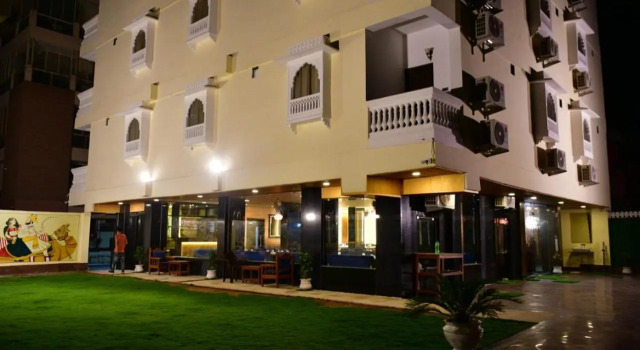 Hotel Grand Lotus Inn