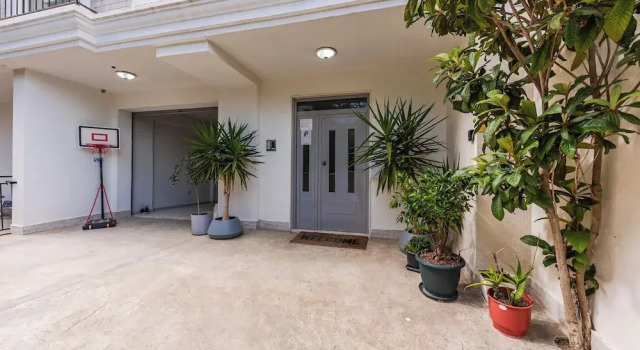 Royal Hill Apartment 1