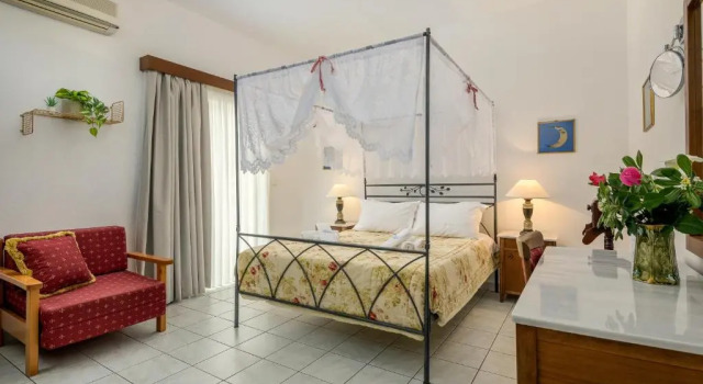 Двухместный номер Deluxe с балконом Grikos Hotel