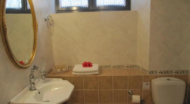 Полулюкс Phaedra Hotel