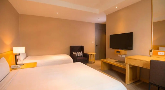 Номер Standard Asia Emperor Hotel