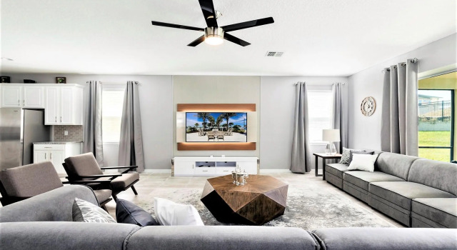 Spacious 9BR Family Villa INCLUSIVE CLUBHOUSE, Varaa Villa Hotellit Kissimmee pysäköinnillä, Pysäköinti