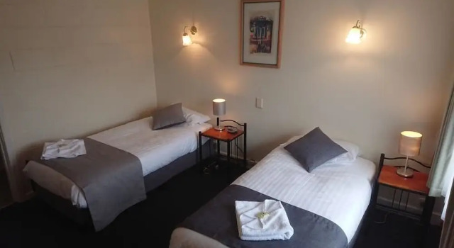 Mt Lyell Motor Inn - By Orangepete, Book Hotel Hotels in Queenstown with Parking, Parking