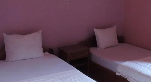 Smileys Hotel, Buchen Sie Hotel Prampir Makara 